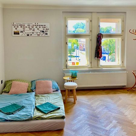 Knk Vibrant Central Spacious Hideaway Apartamento Hradec Králové Exterior foto